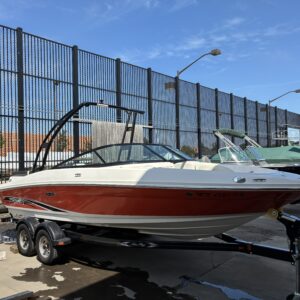 2012 Sea Ray 205 Sport & Mercruiser 4.3L(207 Hours) & Trailer